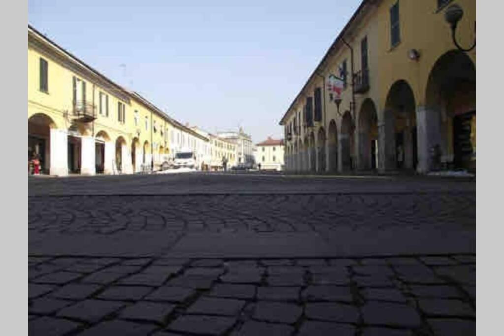 Green Appartamenti I Portici Nel Centro Storico Melzo Exteriör bild