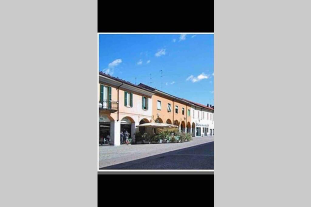 Green Appartamenti I Portici Nel Centro Storico Melzo Exteriör bild